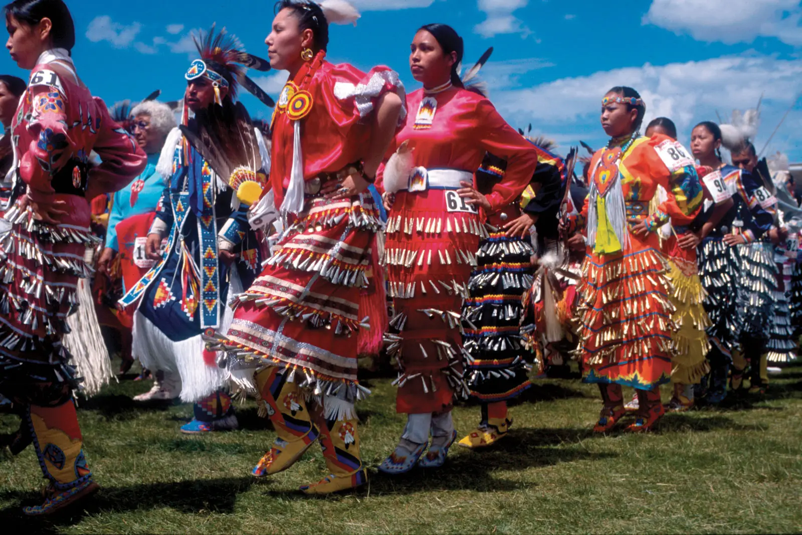 shawl-dancer-Powwow-dancers-jingle-dance-regalia